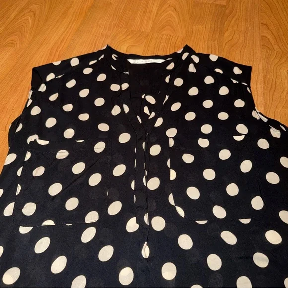 Zara Trafaluc Women’s Black & White Polka Dot Sleeveless Blouse Top size Large - Picture 2 of 10